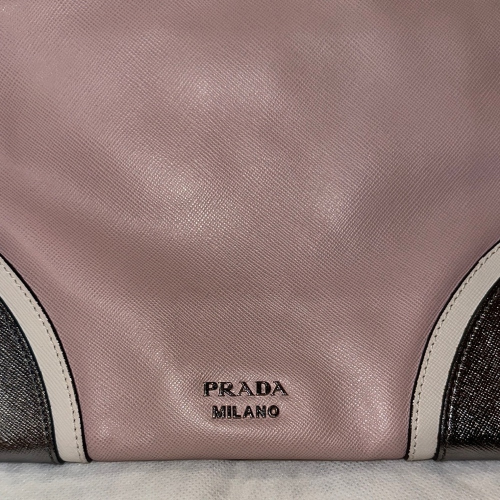 Prada bag - Picture 5 of 17